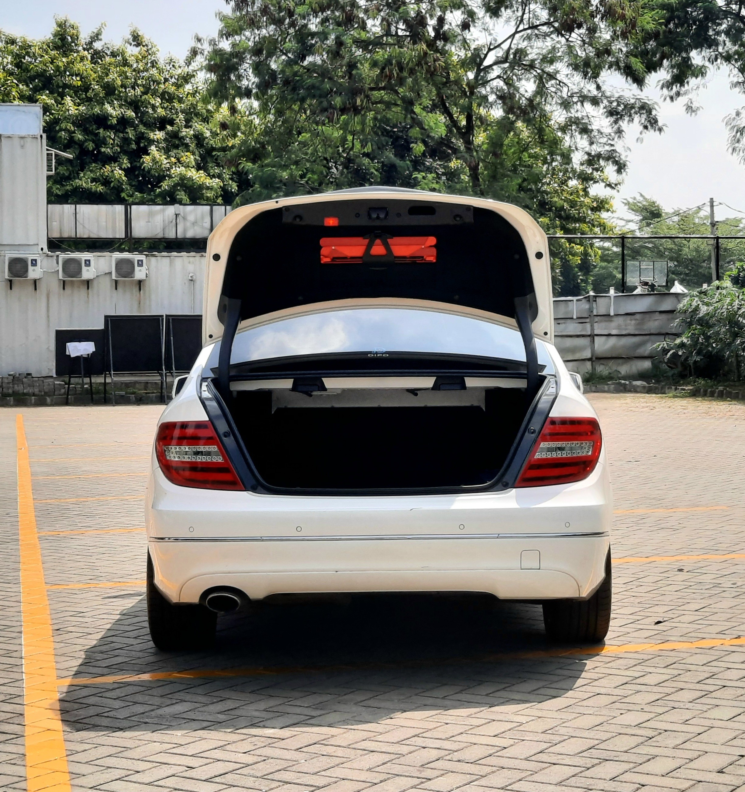2013 Mercedes Benz C-Class Sedan C 200 CGI Avantgarde 2013 Mercedes Benz C-Class Sedan C 200 CGI Avantgarde