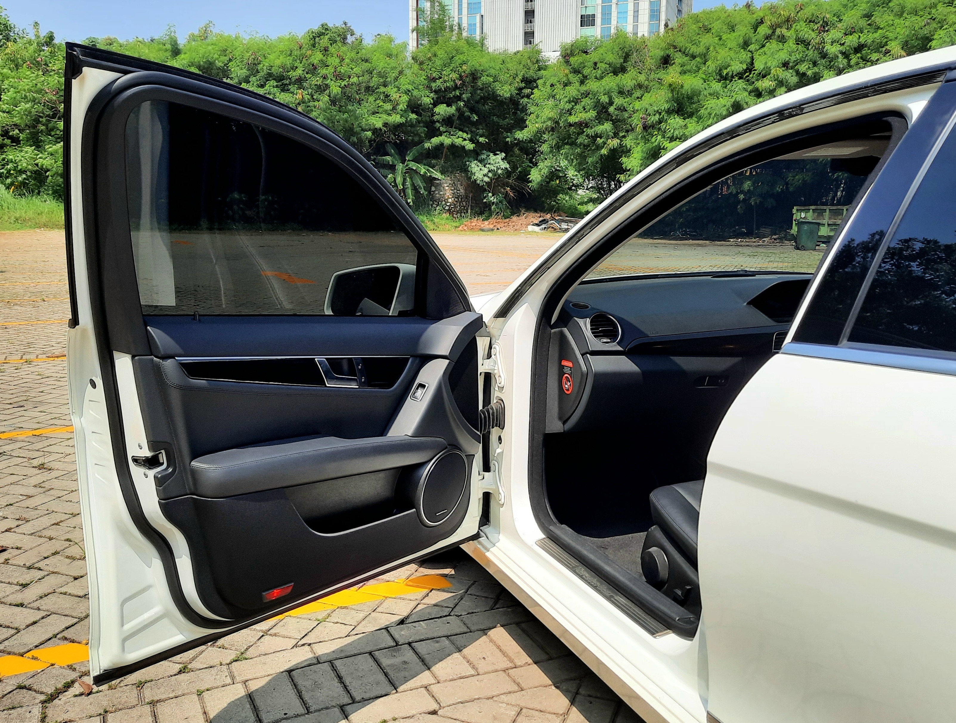 2013 Mercedes Benz C-Class Sedan C 200 CGI Avantgarde 2013 Mercedes Benz C-Class Sedan C 200 CGI Avantgarde