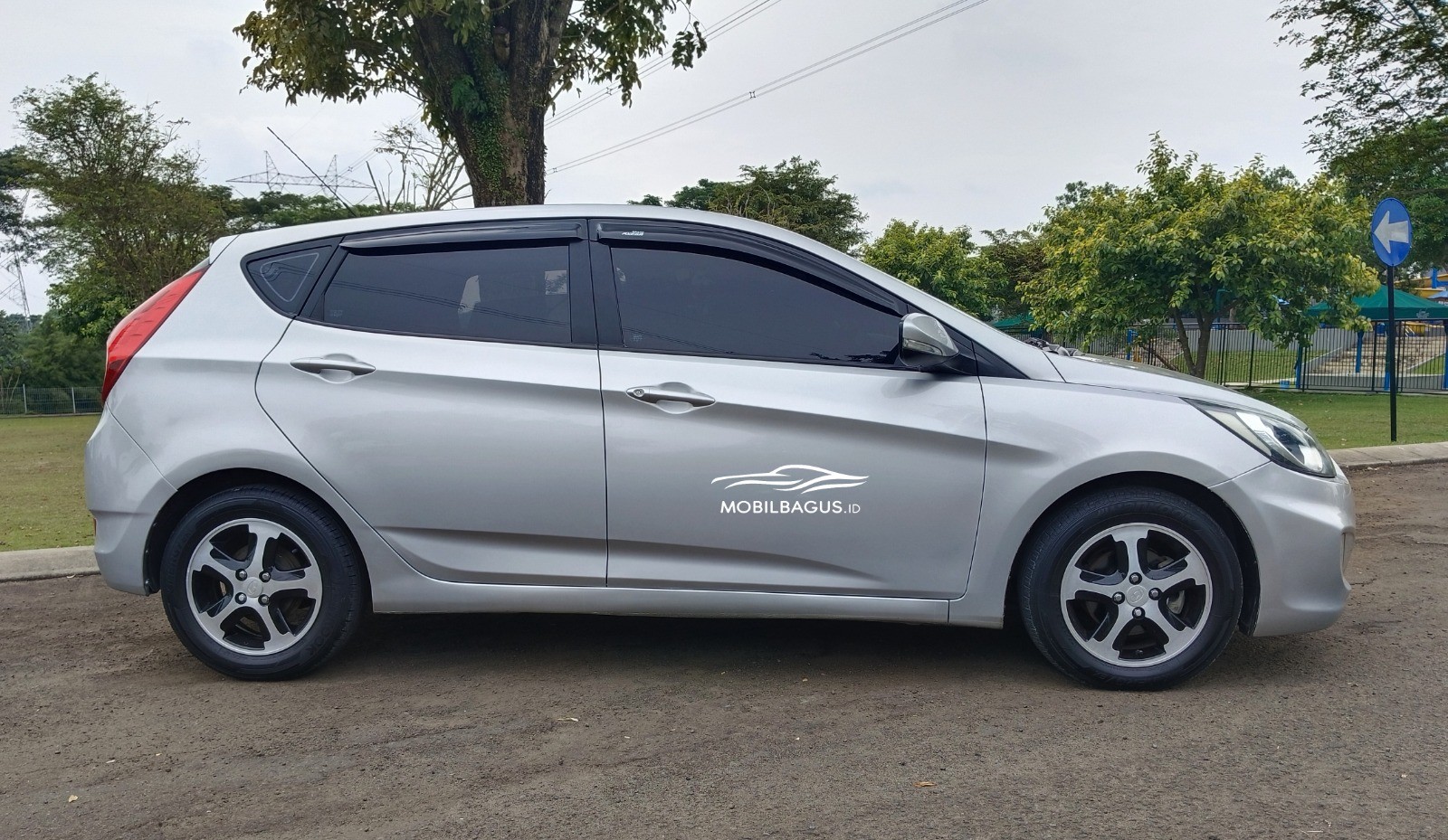 2012 Hyundai Grand Avega GL AT 2012 Hyundai Grand Avega GL AT