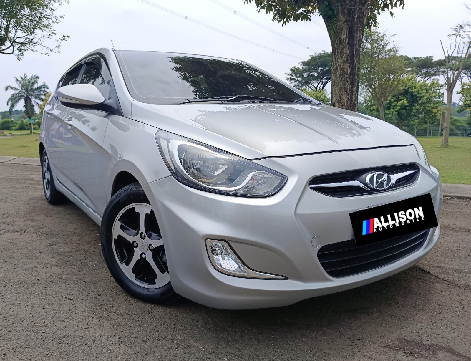 2012 Hyundai Grand Avega GL AT 2012 Hyundai Grand Avega GL AT