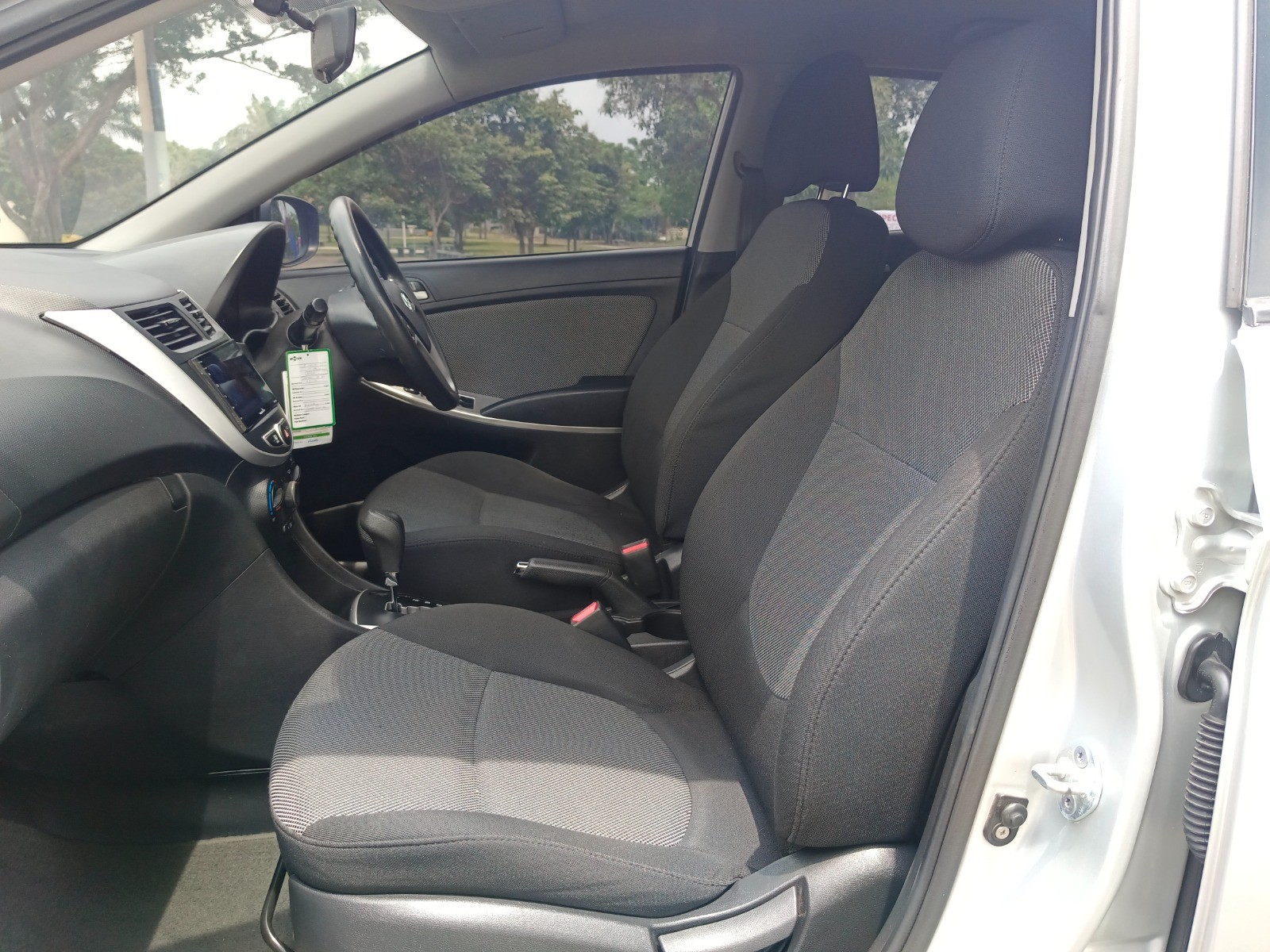 2012 Hyundai Grand Avega GL AT 2012 Hyundai Grand Avega GL AT