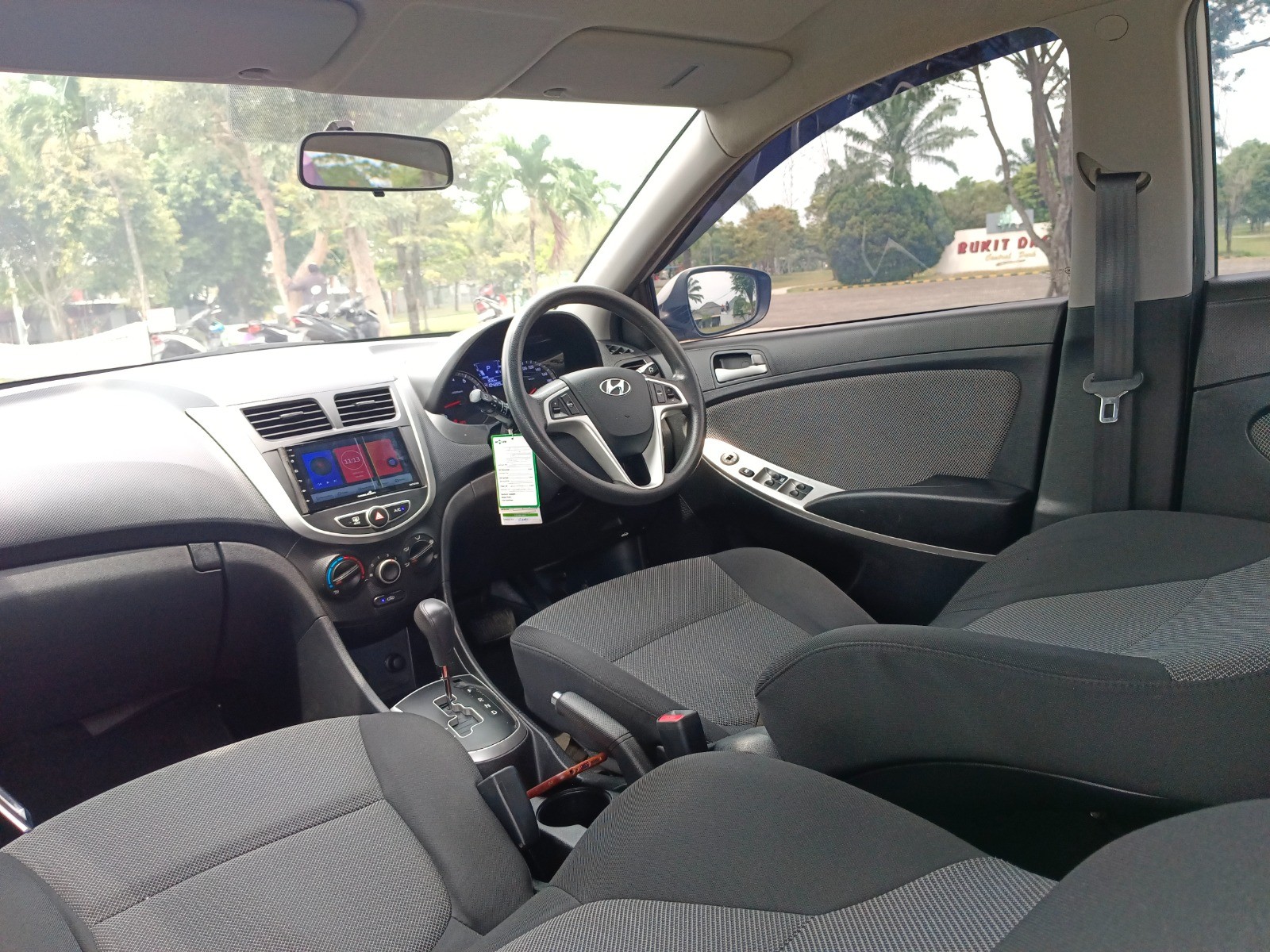 2012 Hyundai Grand Avega GL AT 2012 Hyundai Grand Avega GL AT