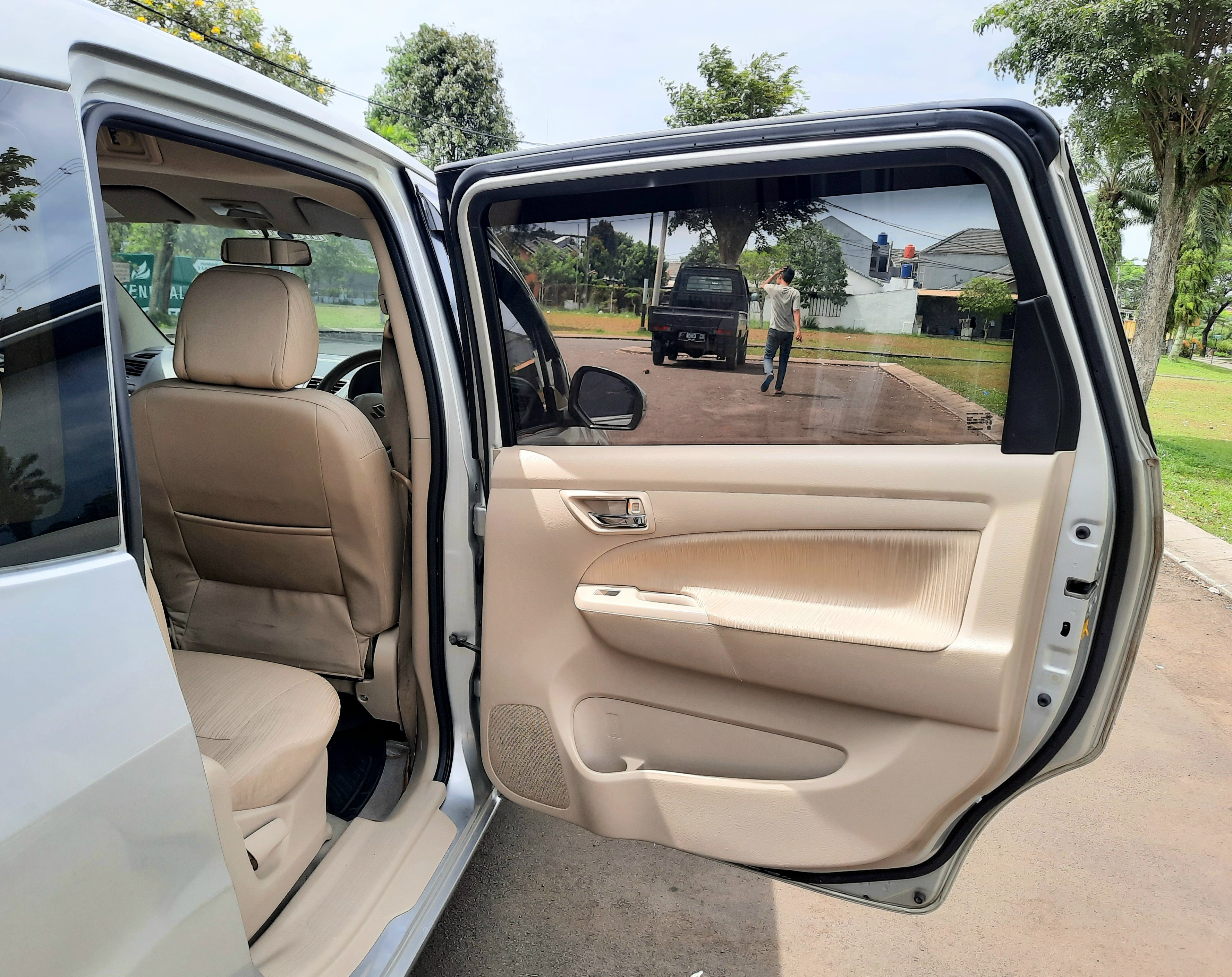 2014 Suzuki Ertiga GX AT 2014 Suzuki Ertiga GX AT