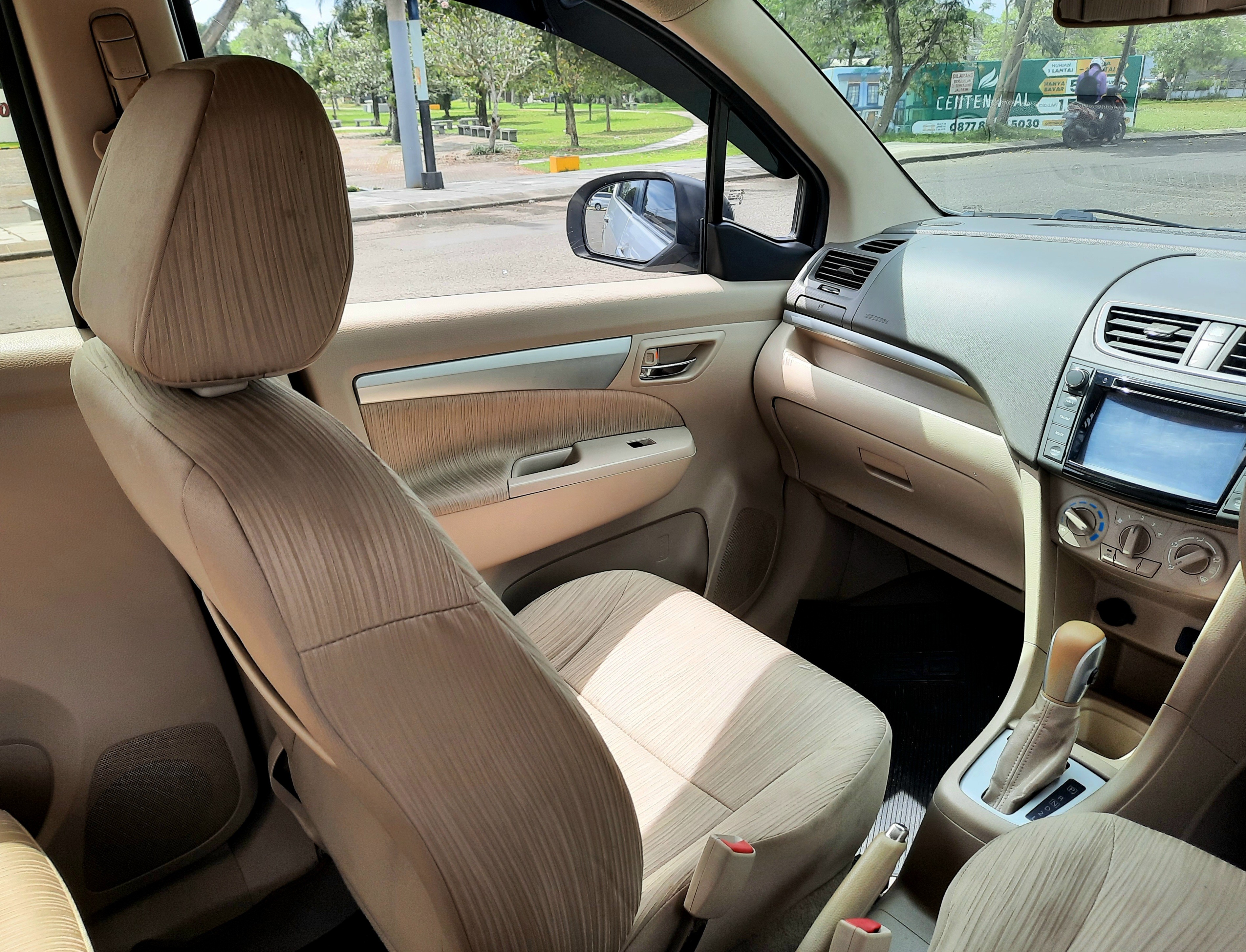 2014 Suzuki Ertiga GX AT 2014 Suzuki Ertiga GX AT