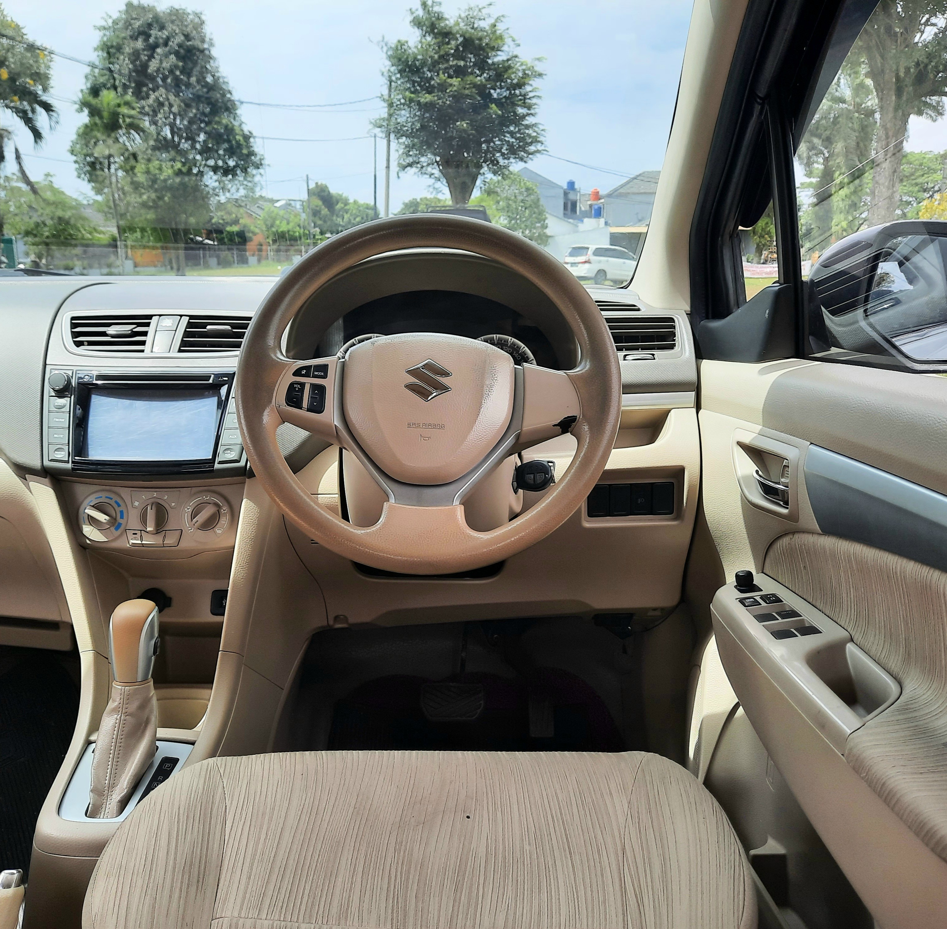 2014 Suzuki Ertiga GX AT 2014 Suzuki Ertiga GX AT