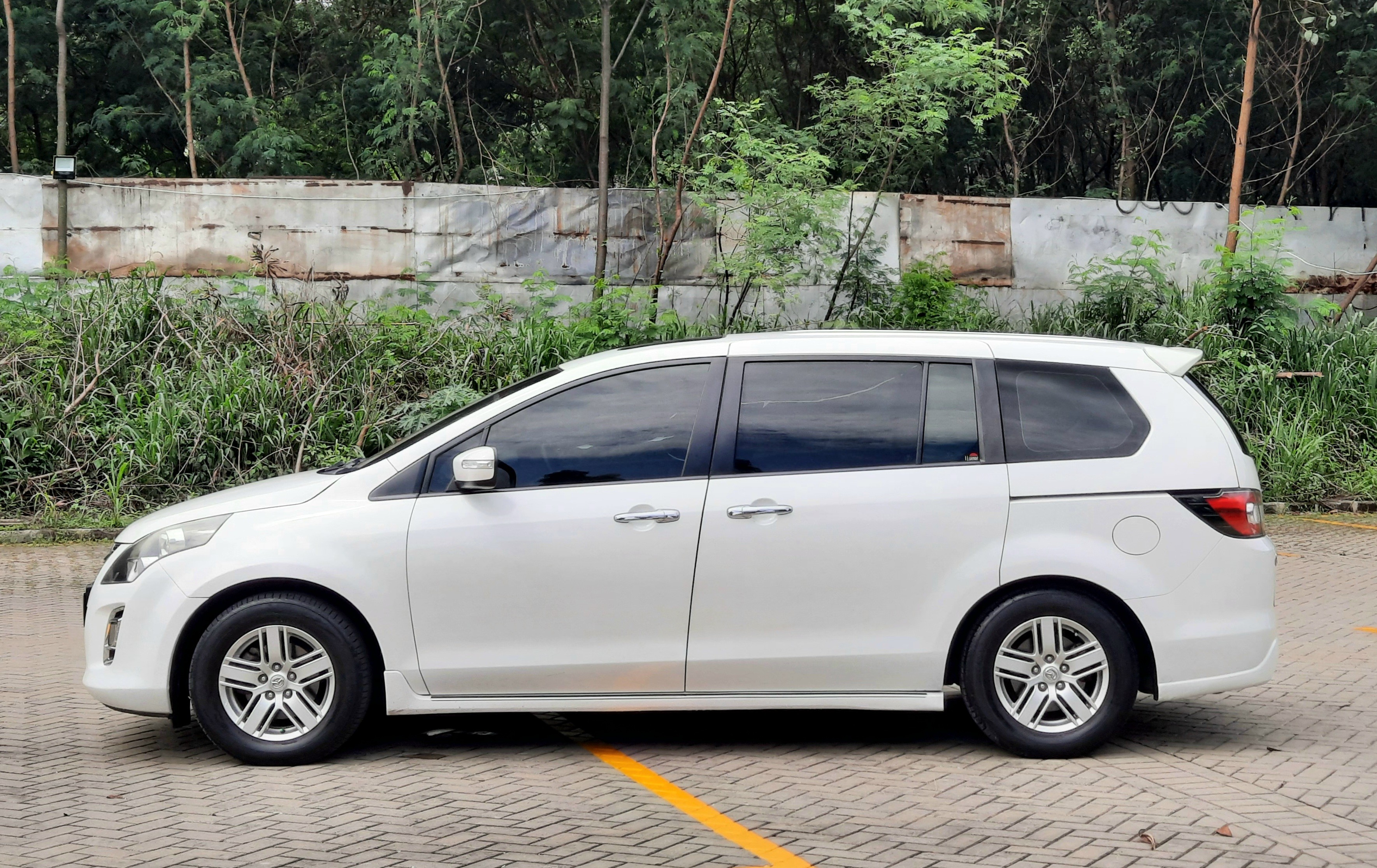 2012 Mazda 8  2.3 L 2012 Mazda 8  2.3 L