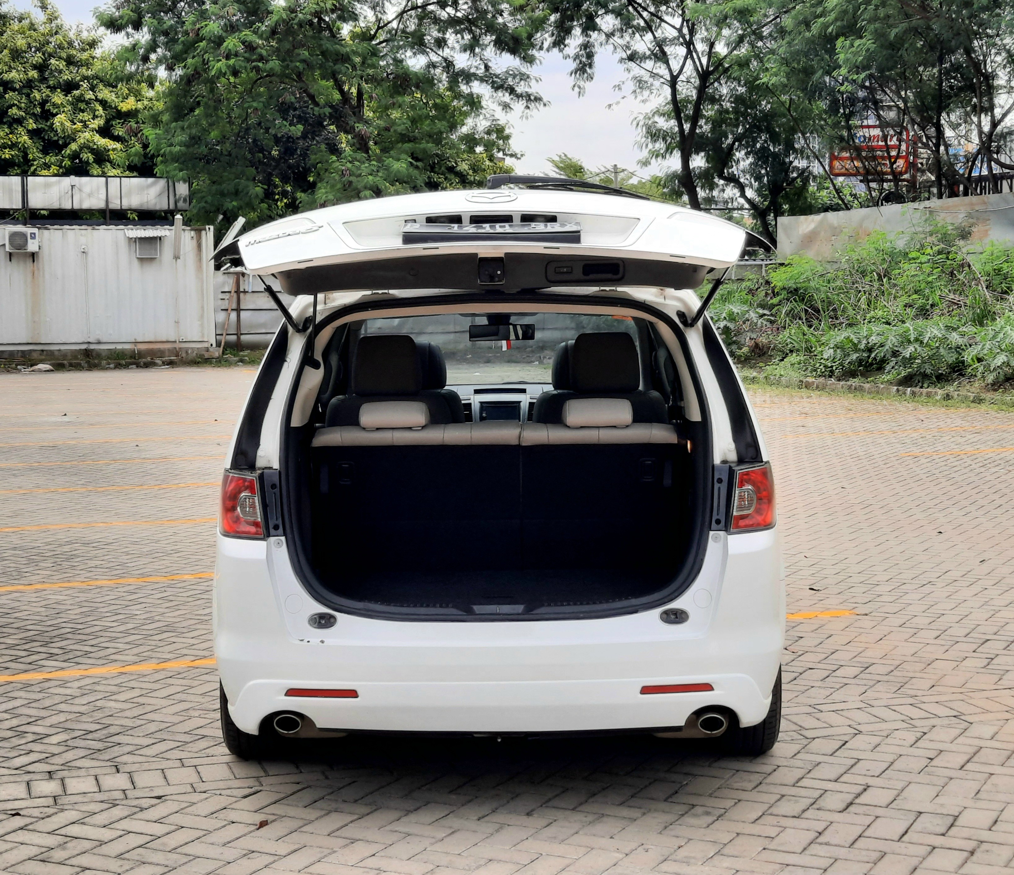 2012 Mazda 8  2.3 L 2012 Mazda 8  2.3 L