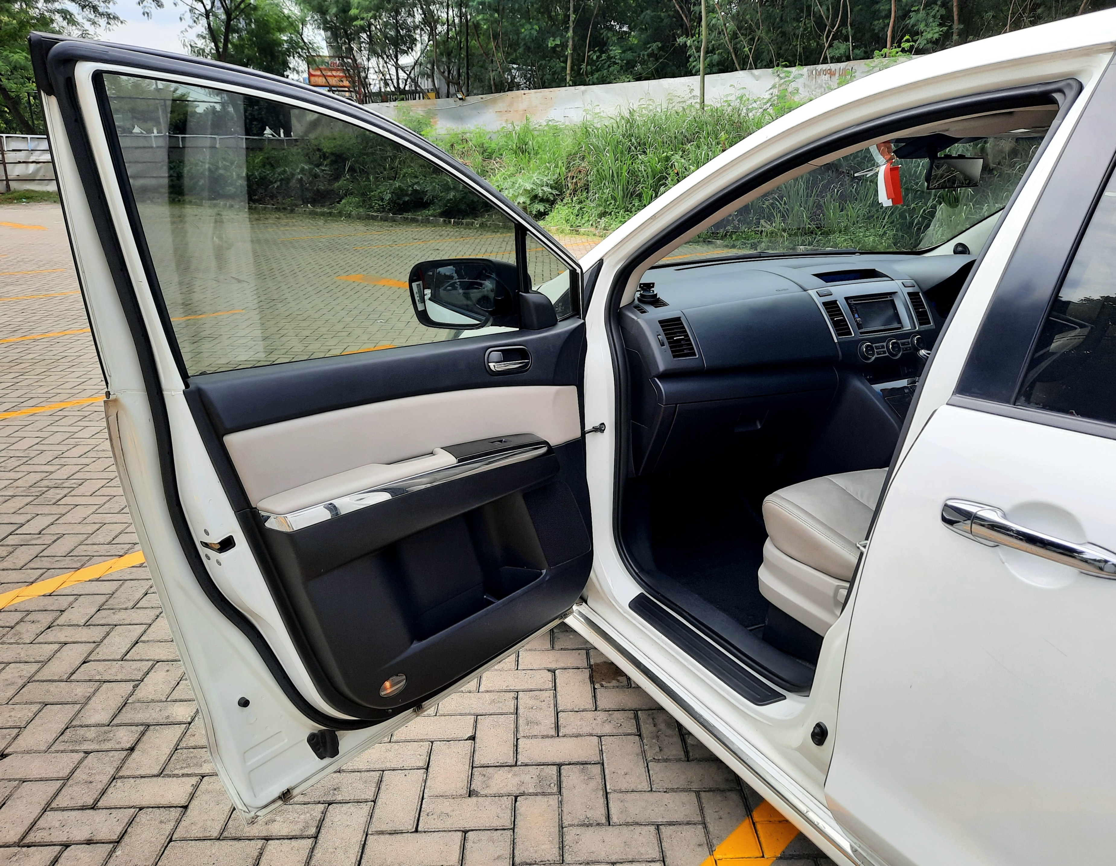 2012 Mazda 8  2.3 L 2012 Mazda 8  2.3 L