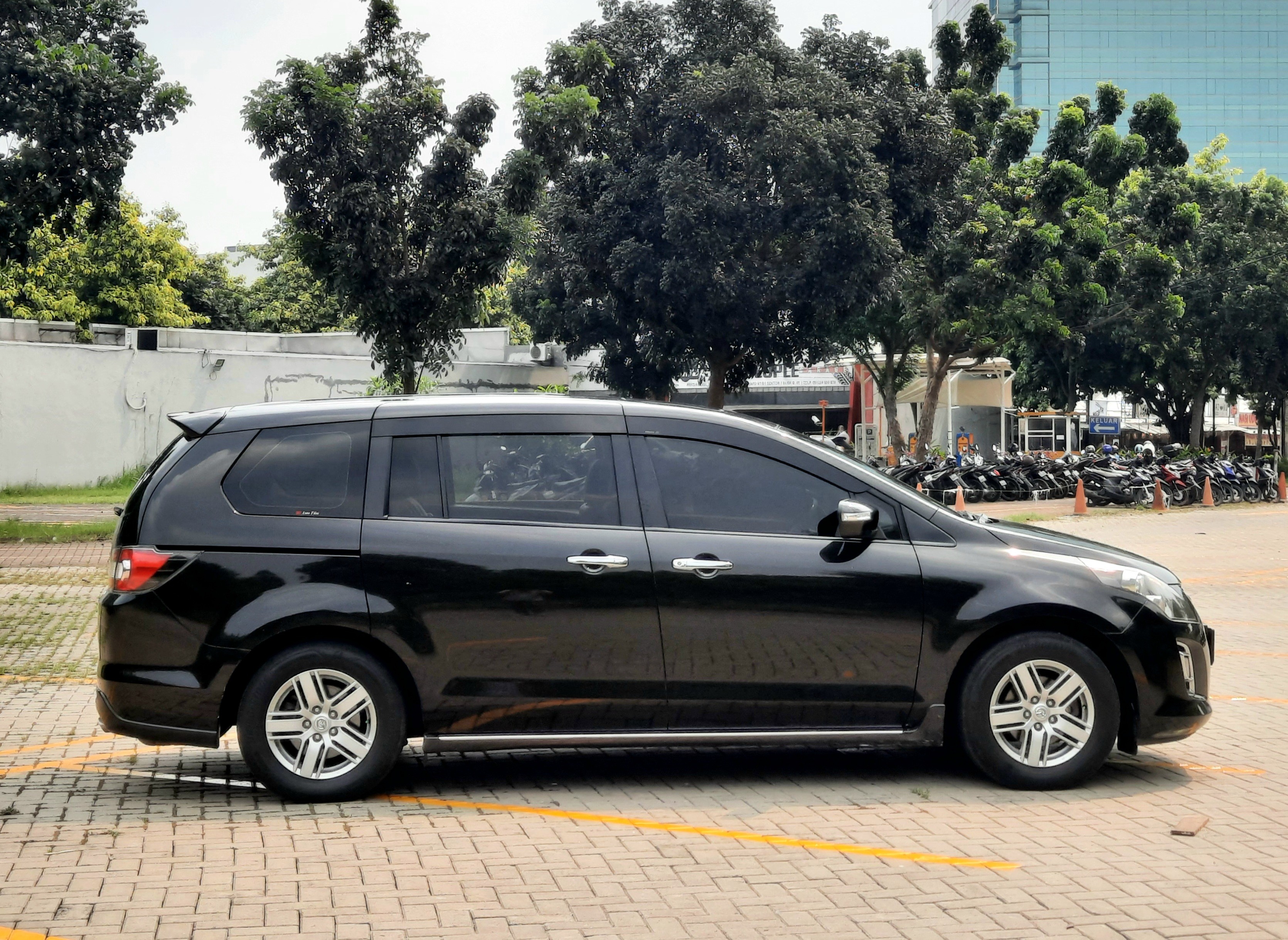 2011 Mazda 8  2.3 L 2011 Mazda 8  2.3 L