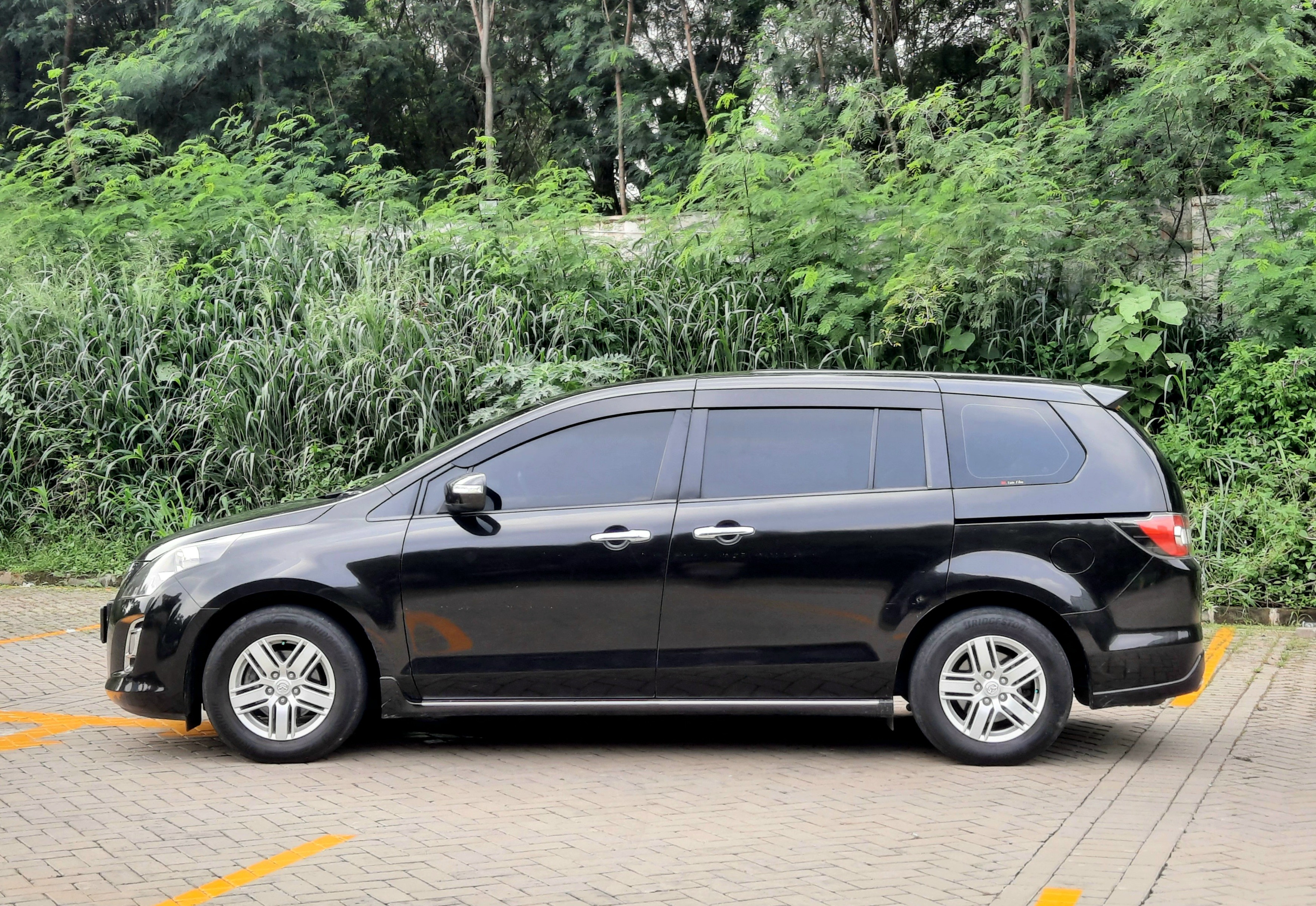 2011 Mazda 8  2.3 L 2011 Mazda 8  2.3 L