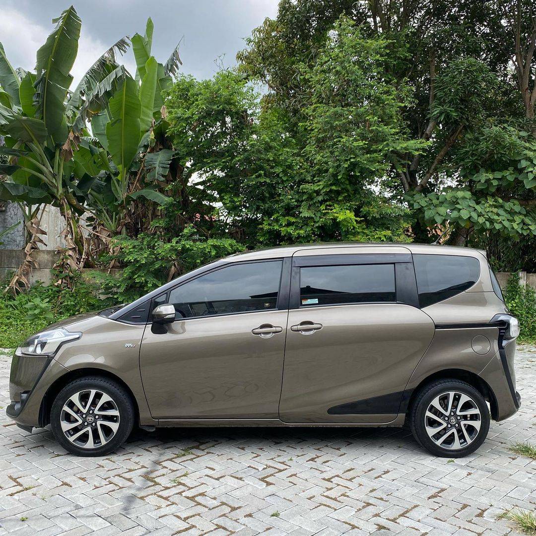 2017 Toyota Sienta 1.5L V AT 2017 Toyota Sienta 1.5L V AT