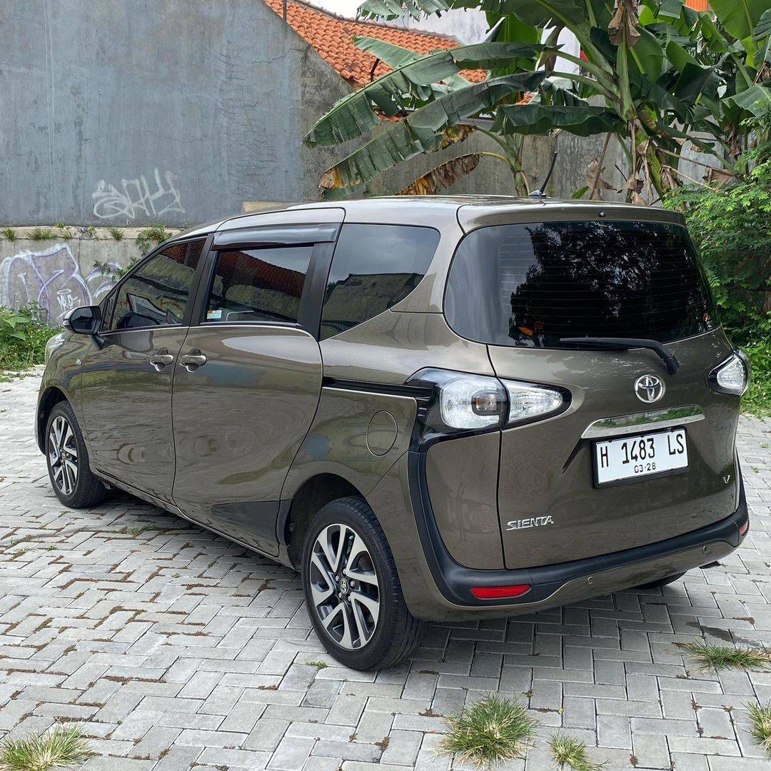 2017 Toyota Sienta 1.5L V AT 2017 Toyota Sienta 1.5L V AT