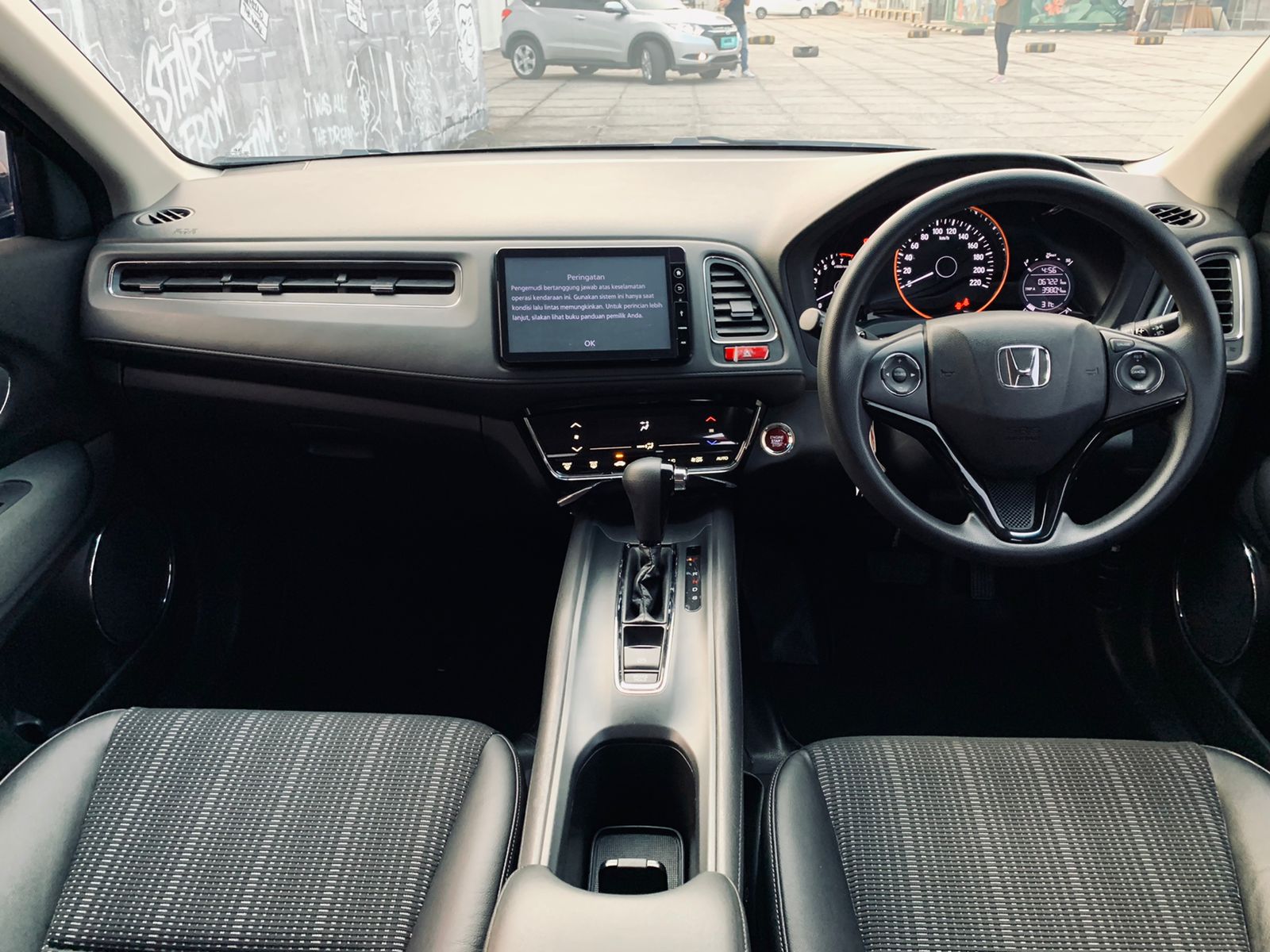 2018 Honda HRV  1.5 E AT 2018 Honda HRV  1.5 E AT