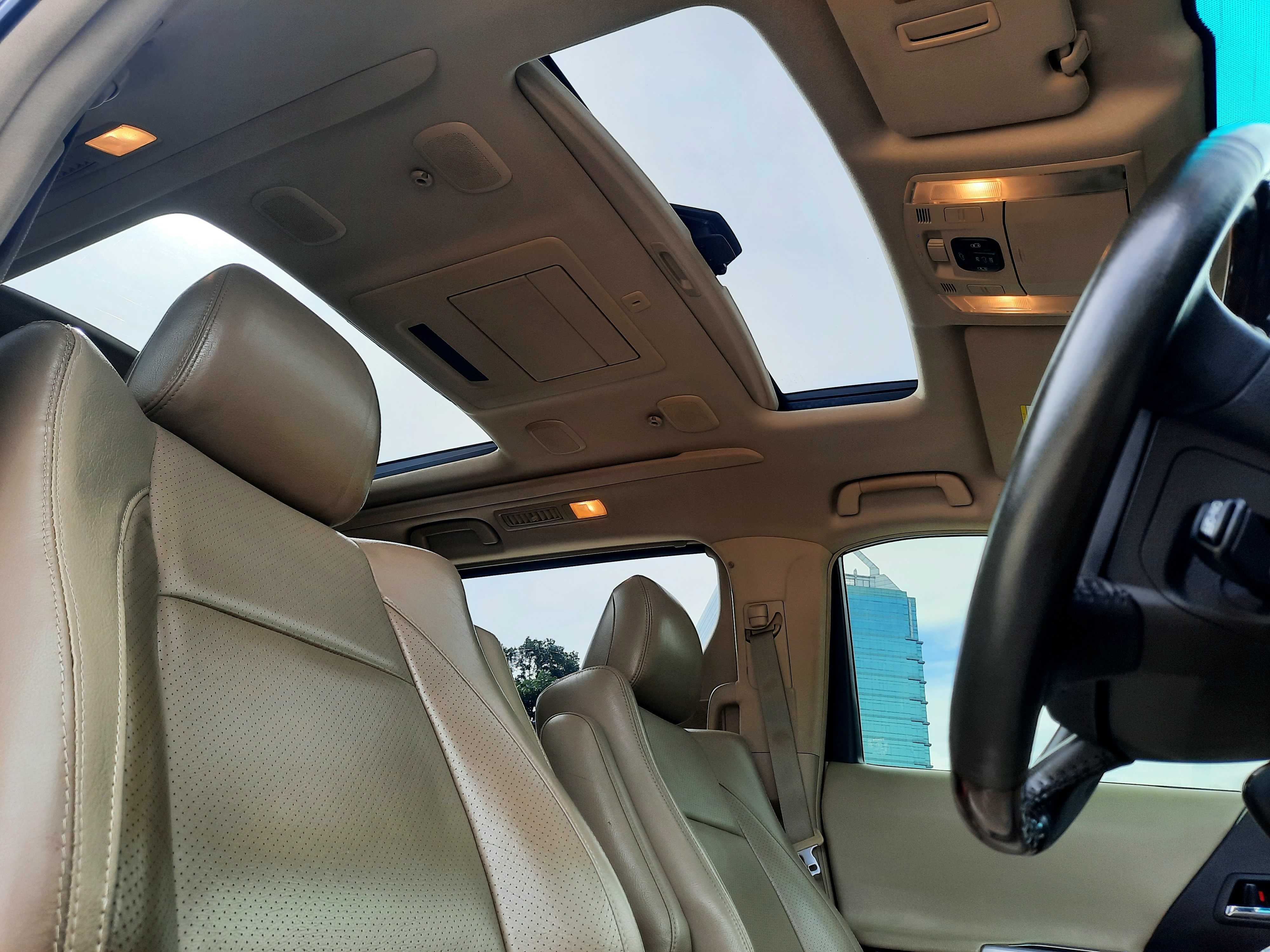 2012 Toyota Alphard  S 2.4 AT 2012 Toyota Alphard  S 2.4 AT