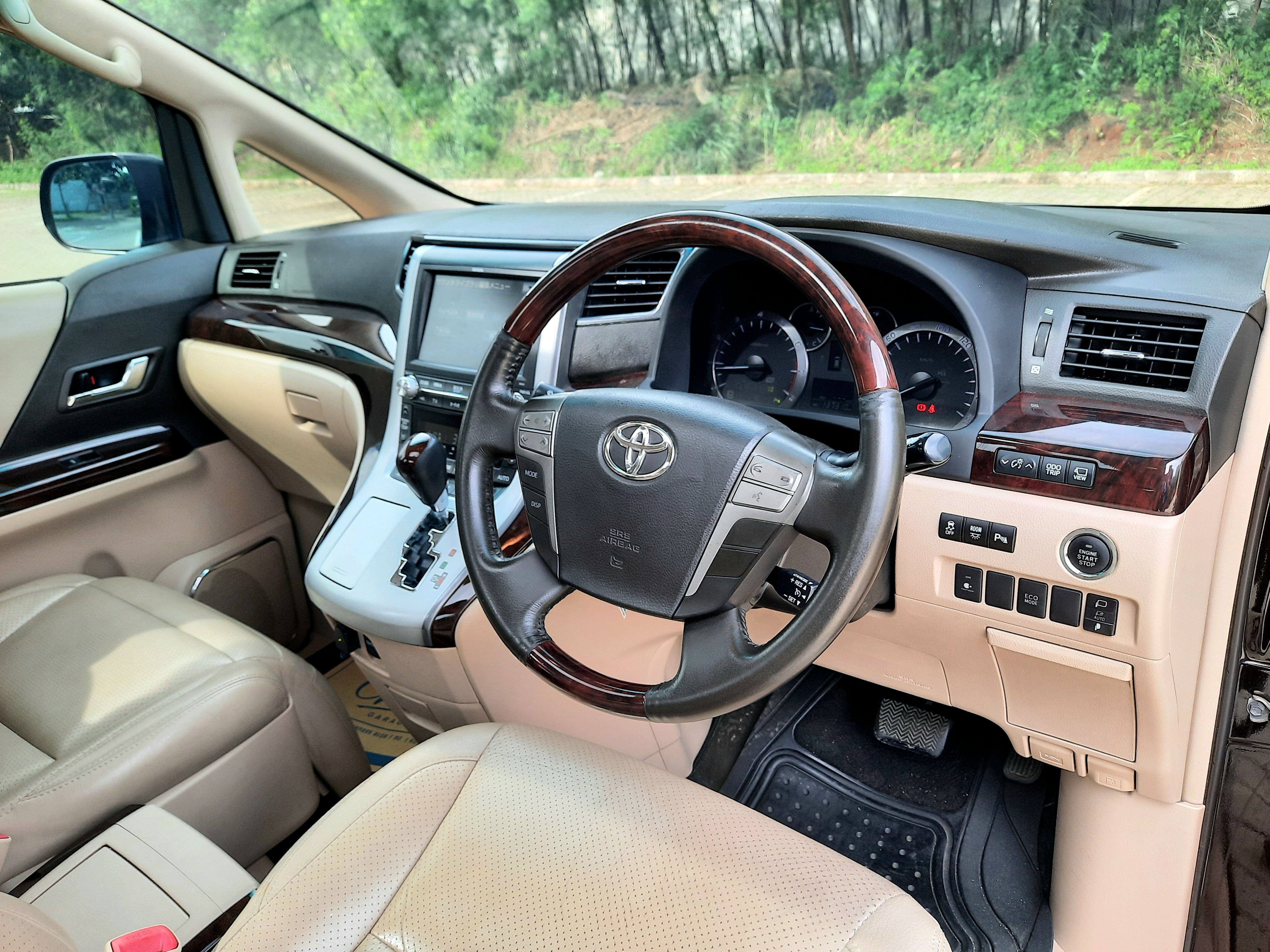 2012 Toyota Alphard  S 2.4 AT 2012 Toyota Alphard  S 2.4 AT