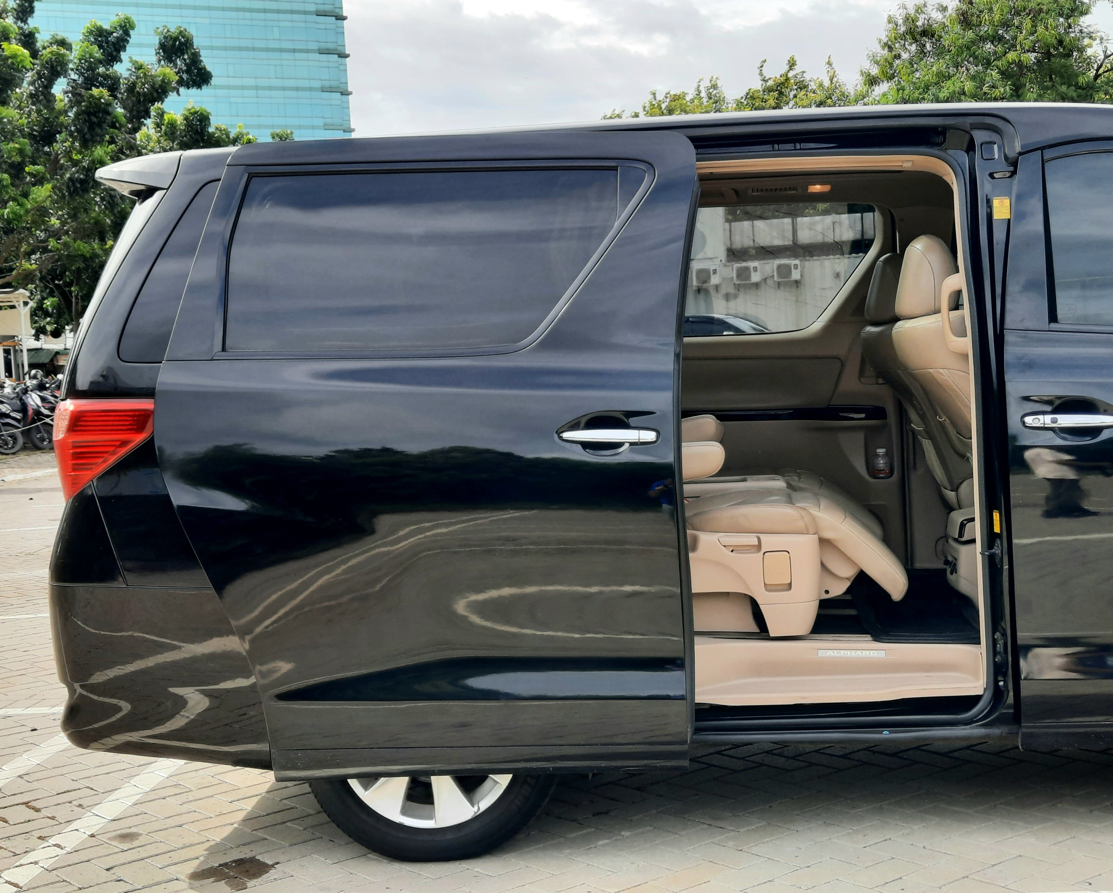 2012 Toyota Alphard  S 2.4 AT 2012 Toyota Alphard  S 2.4 AT