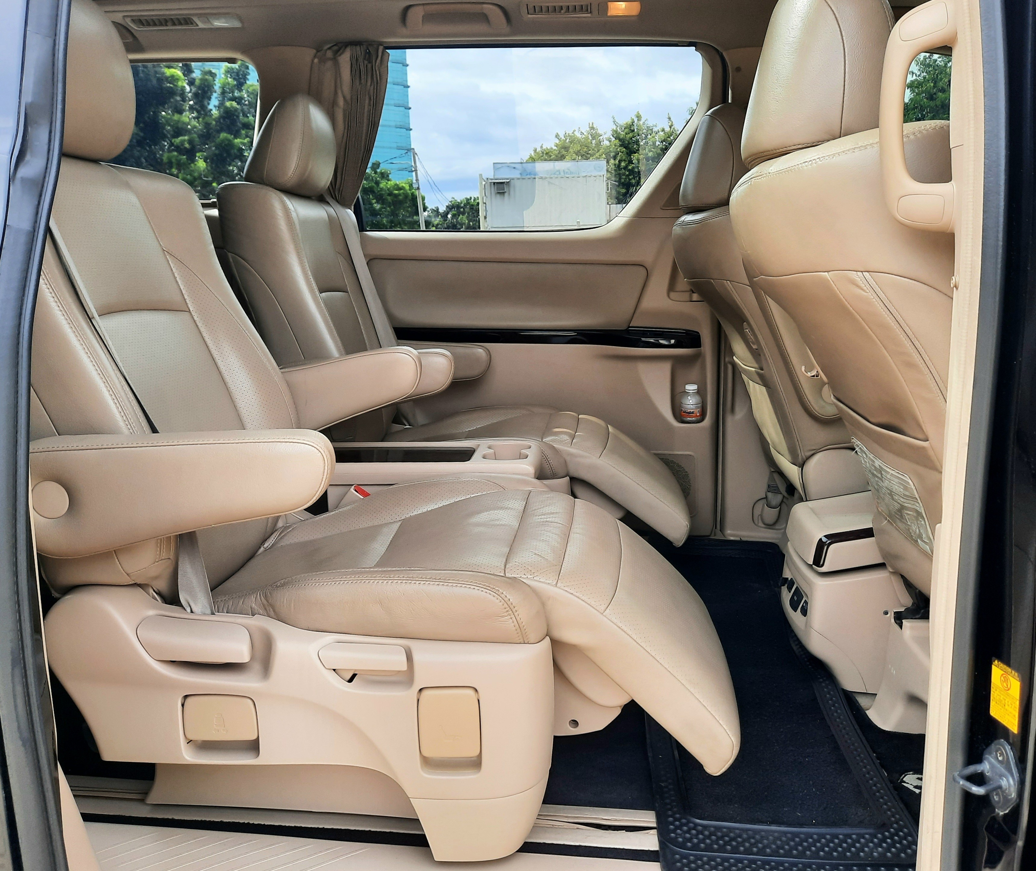 2012 Toyota Alphard  S 2.4 AT 2012 Toyota Alphard  S 2.4 AT