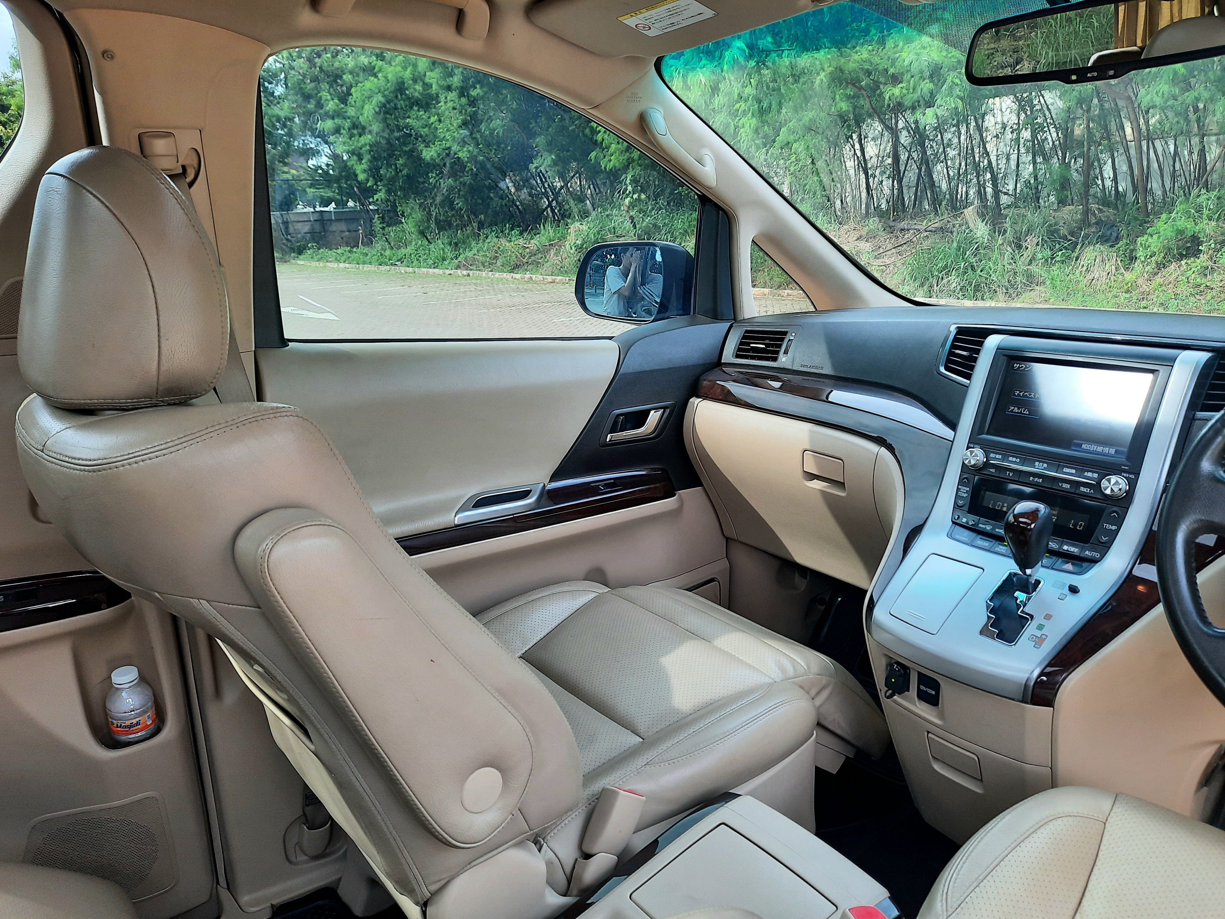 2012 Toyota Alphard  S 2.4 AT 2012 Toyota Alphard  S 2.4 AT