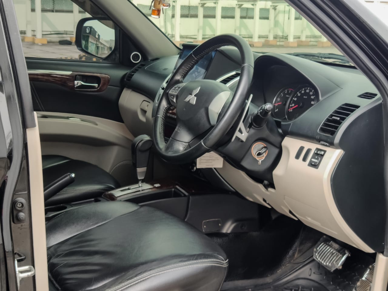 2014 Mitsubishi Pajero 2014 Mitsubishi Pajero