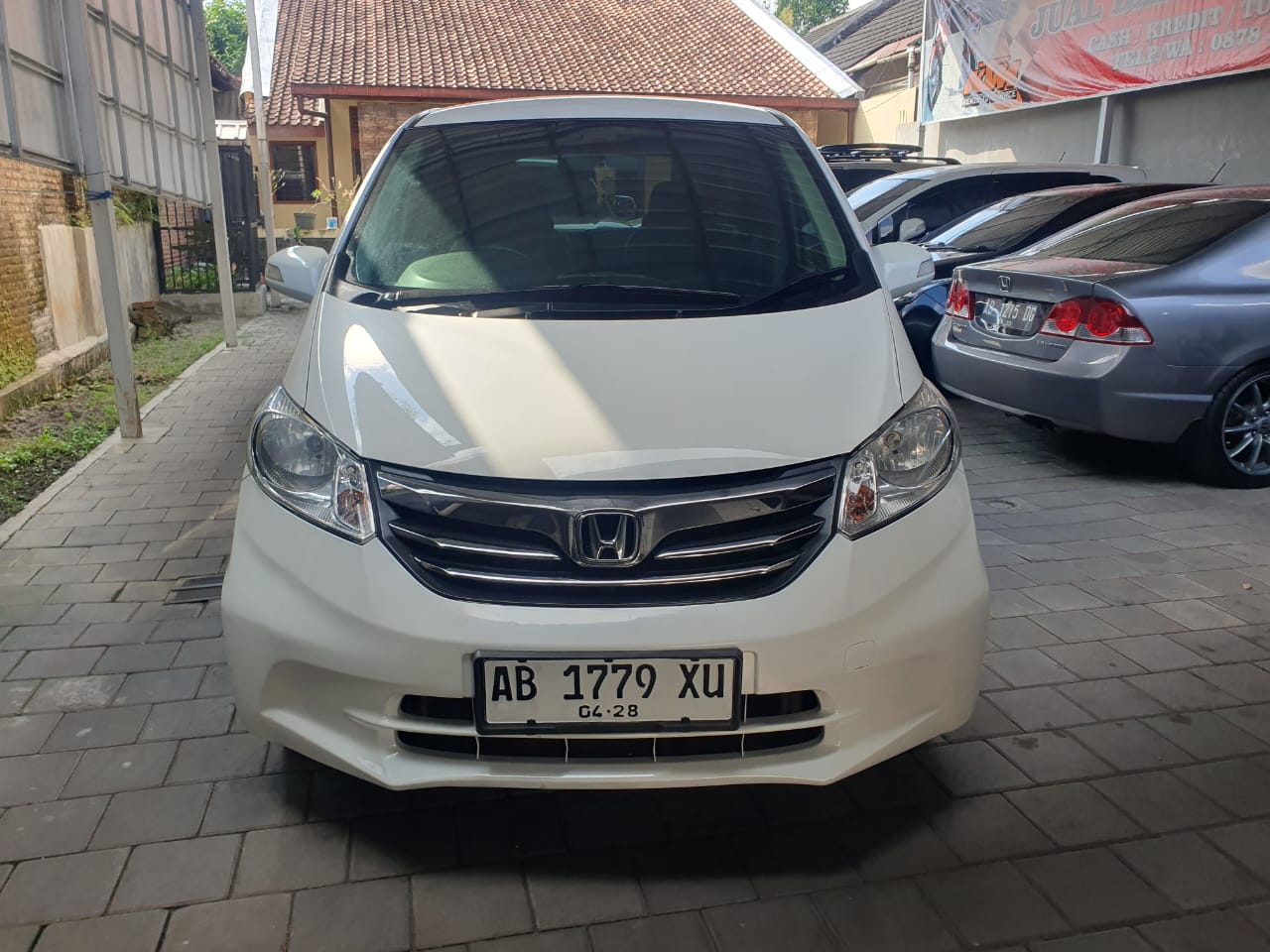 Second Hand 2013 Honda Freed Second Hand 2013 Honda Freed