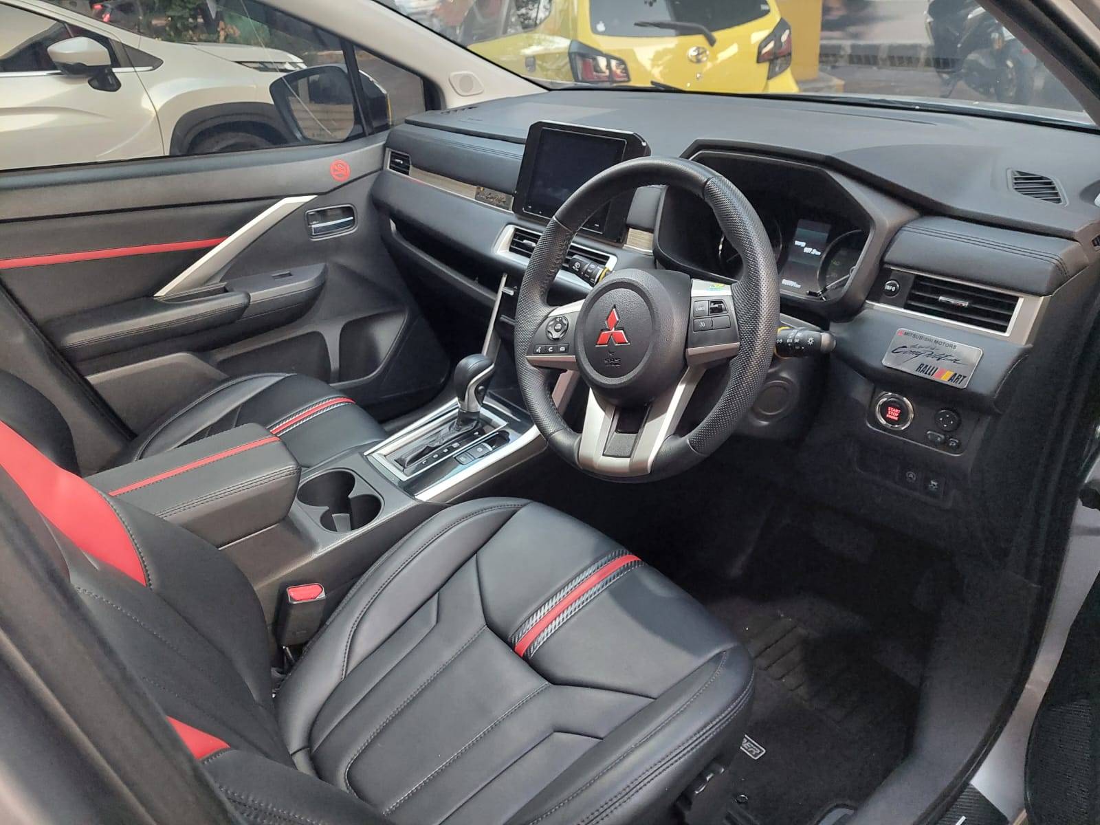 2022 Mitsubishi Xpander Ultimate CVT 2022 Mitsubishi Xpander Ultimate CVT