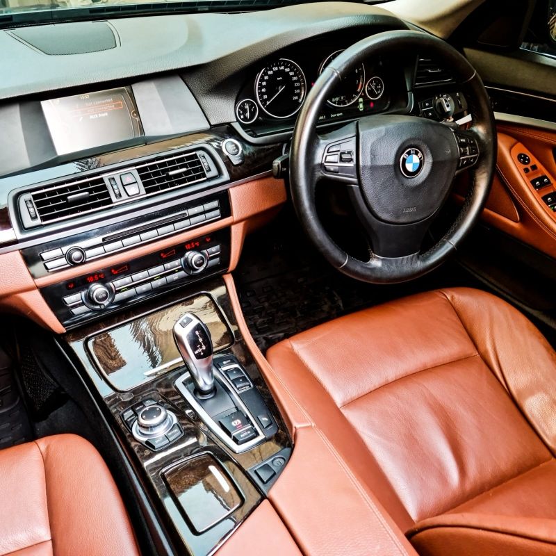 Old 2013 BMW 5 Series Sedan 520i Luxury 520i Luxury
