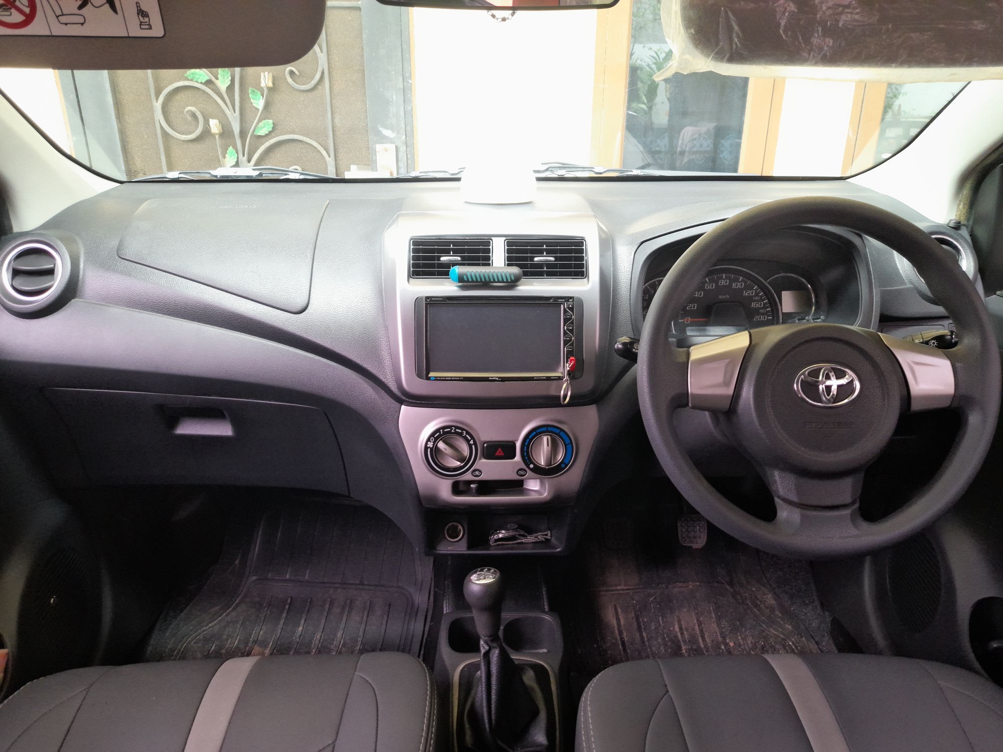 2016 Toyota Agya 1.0L G M/T 2016 Toyota Agya 1.0L G M/T