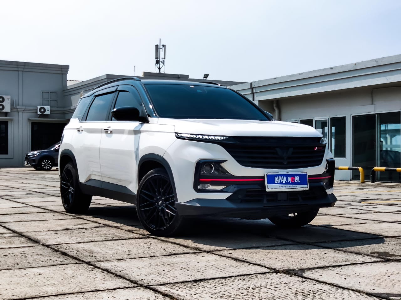 Second Hand 2022 Wuling Almaz RS Second Hand 2022 Wuling Almaz RS
