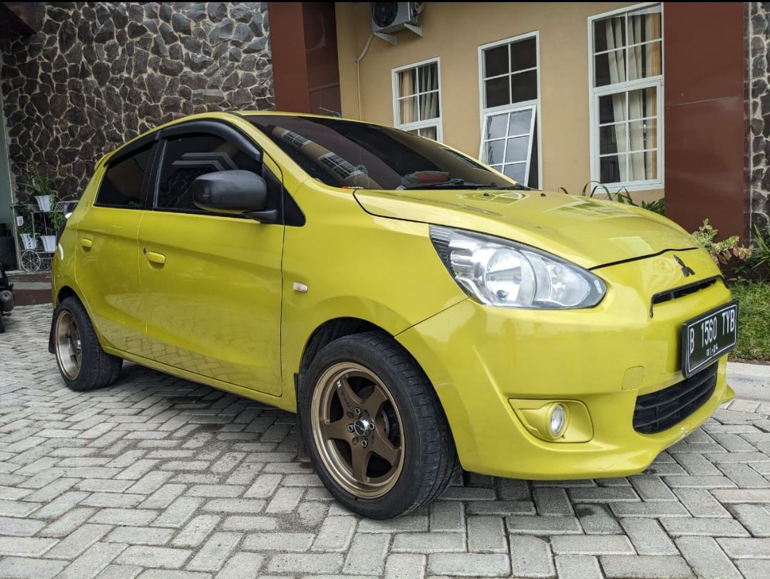 2013 Mitsubishi Mirage  GLX 2013 Mitsubishi Mirage  GLX