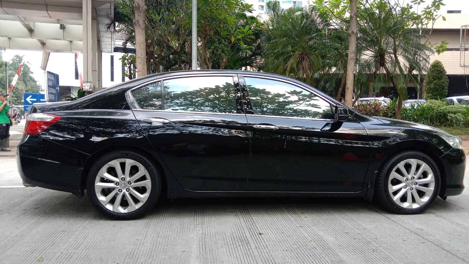 2013 Honda Accord  2.4L VTi-L 2013 Honda Accord  2.4L VTi-L