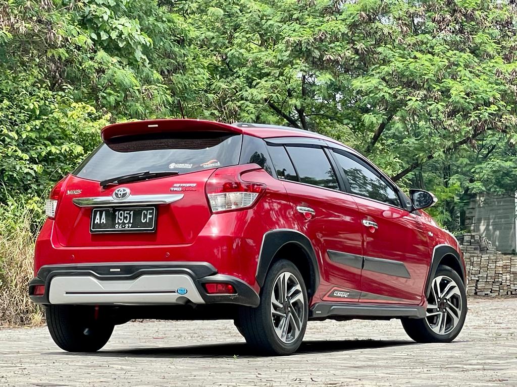 2017 Toyota Yaris Heykers 2017 Toyota Yaris Heykers