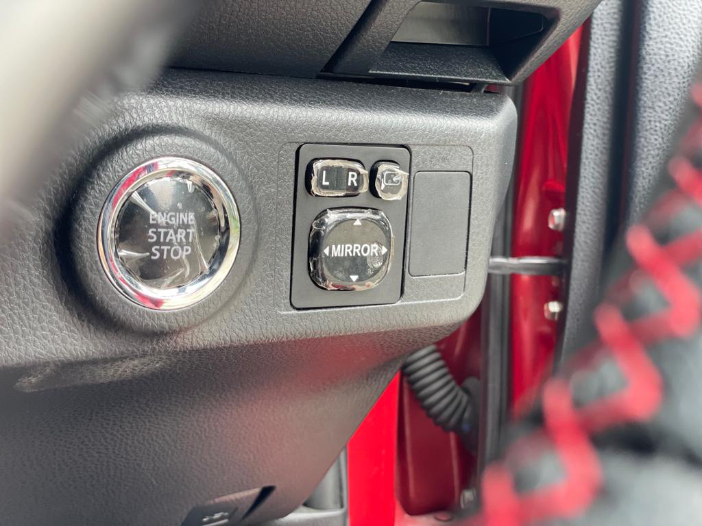 2017 Toyota Yaris Heykers 2017 Toyota Yaris Heykers