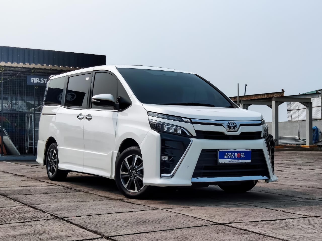 2018 Toyota Voxy Bekas 2018 Toyota Voxy Bekas