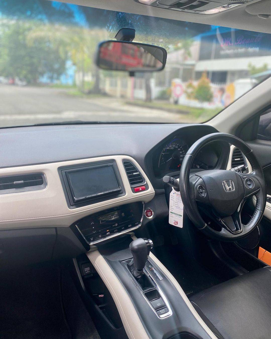 2016 Honda HRV  Prestige 1.8 AT 2016 Honda HRV  Prestige 1.8 AT