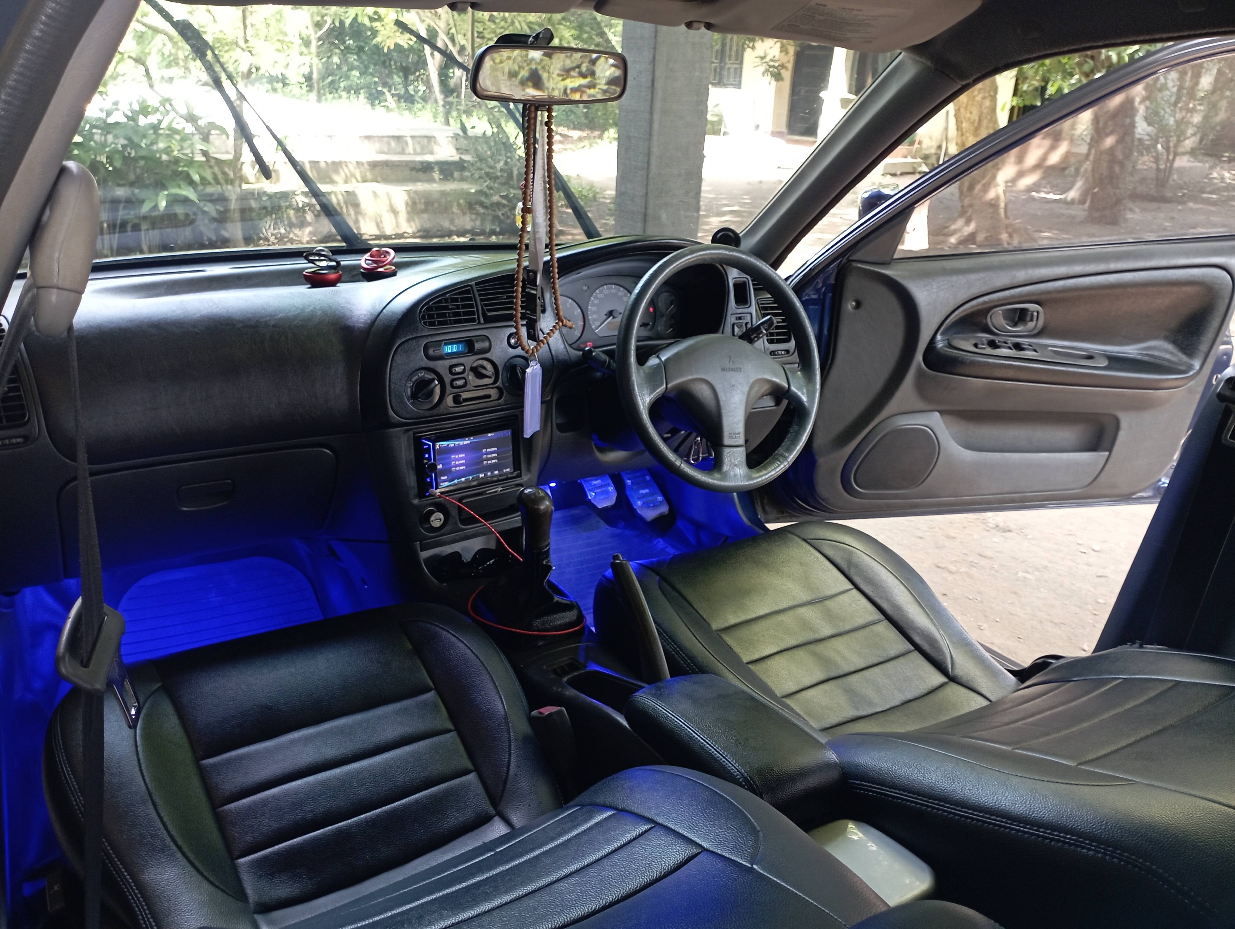 2001 Mitsubishi Lancer  SEi STANDARD M/T 2001 Mitsubishi Lancer  SEi STANDARD M/T