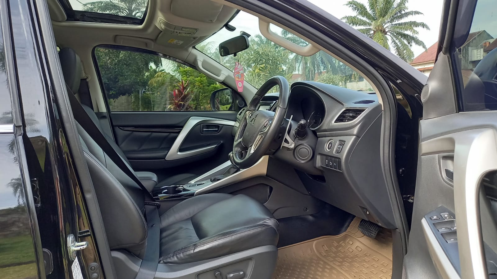 2017 Mitsubishi Pajero Sport Dakar AT 4x2 2017 Mitsubishi Pajero Sport Dakar AT 4x2