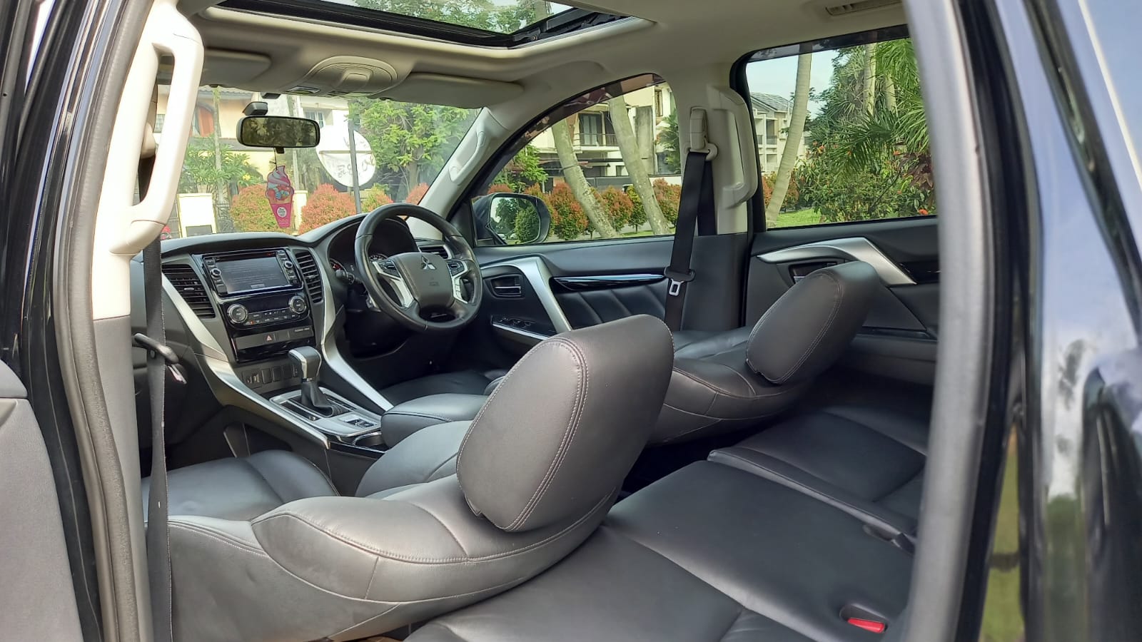 2017 Mitsubishi Pajero Sport Dakar AT 4x2 2017 Mitsubishi Pajero Sport Dakar AT 4x2