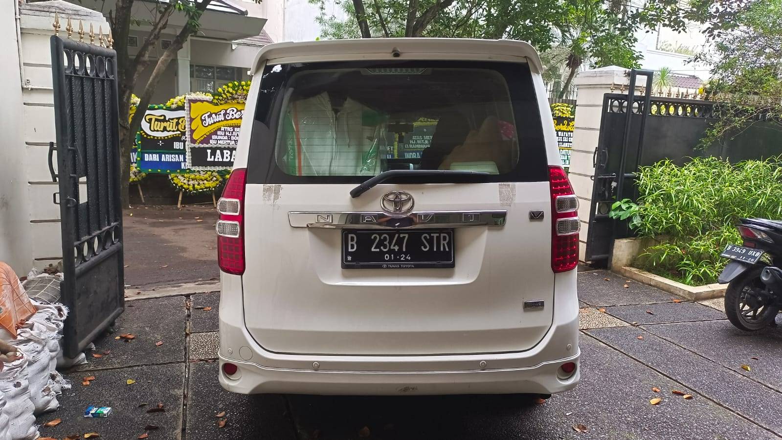 2013 Toyota NAV1 2013 Toyota NAV1