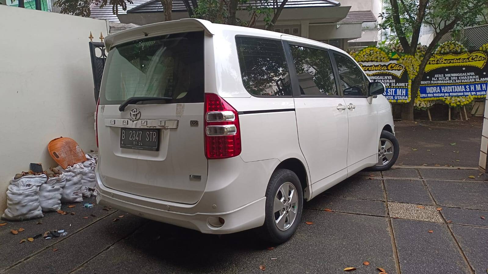 2013 Toyota NAV1 2013 Toyota NAV1