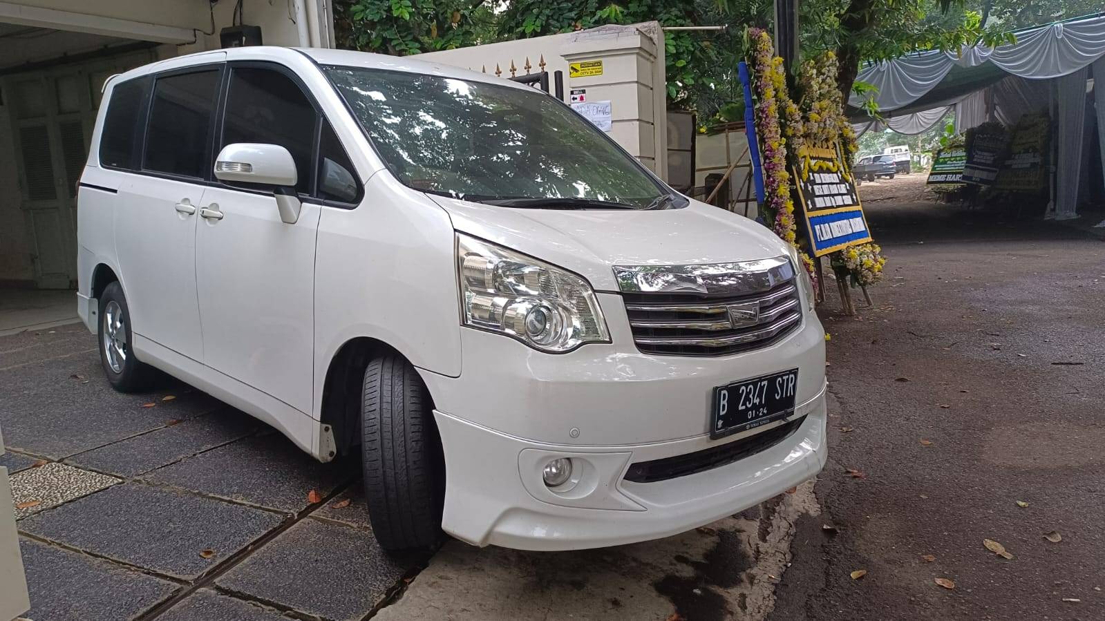 2013 Toyota NAV1 2013 Toyota NAV1