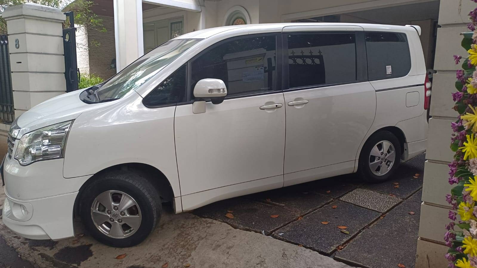 2013 Toyota NAV1 2013 Toyota NAV1