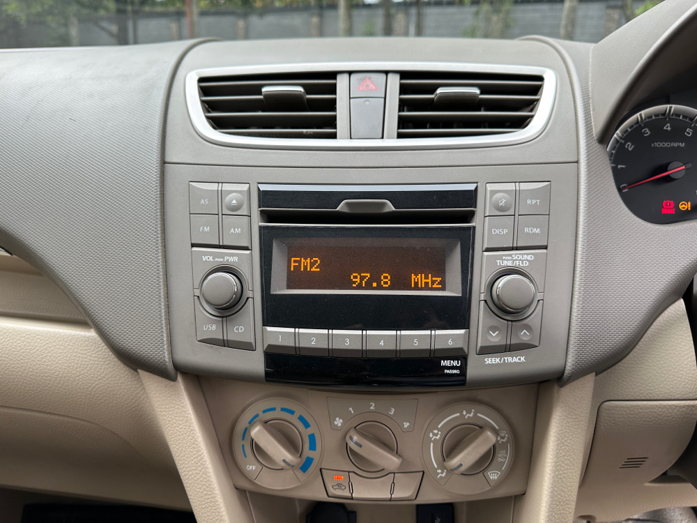 2017 Suzuki Ertiga GL DOUBLE BLOWER AT 2017 Suzuki Ertiga GL DOUBLE BLOWER AT