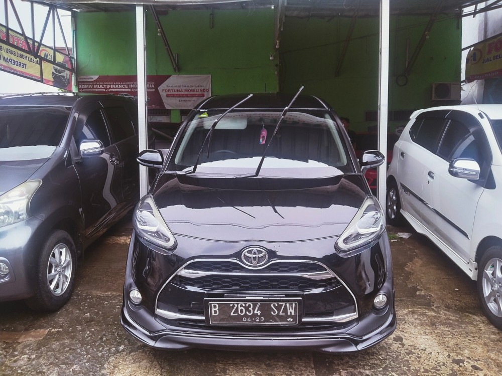 2017 Toyota Sienta 1.5 Q CVT FROMAGE TRIM