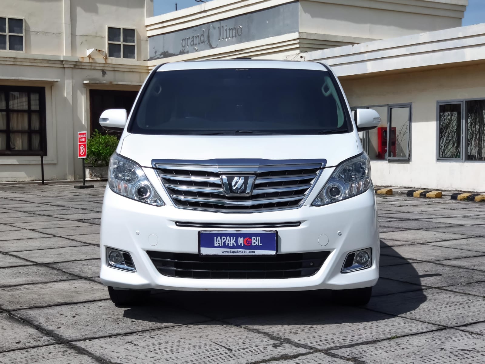 2013 Toyota Alphard 2013 Toyota Alphard