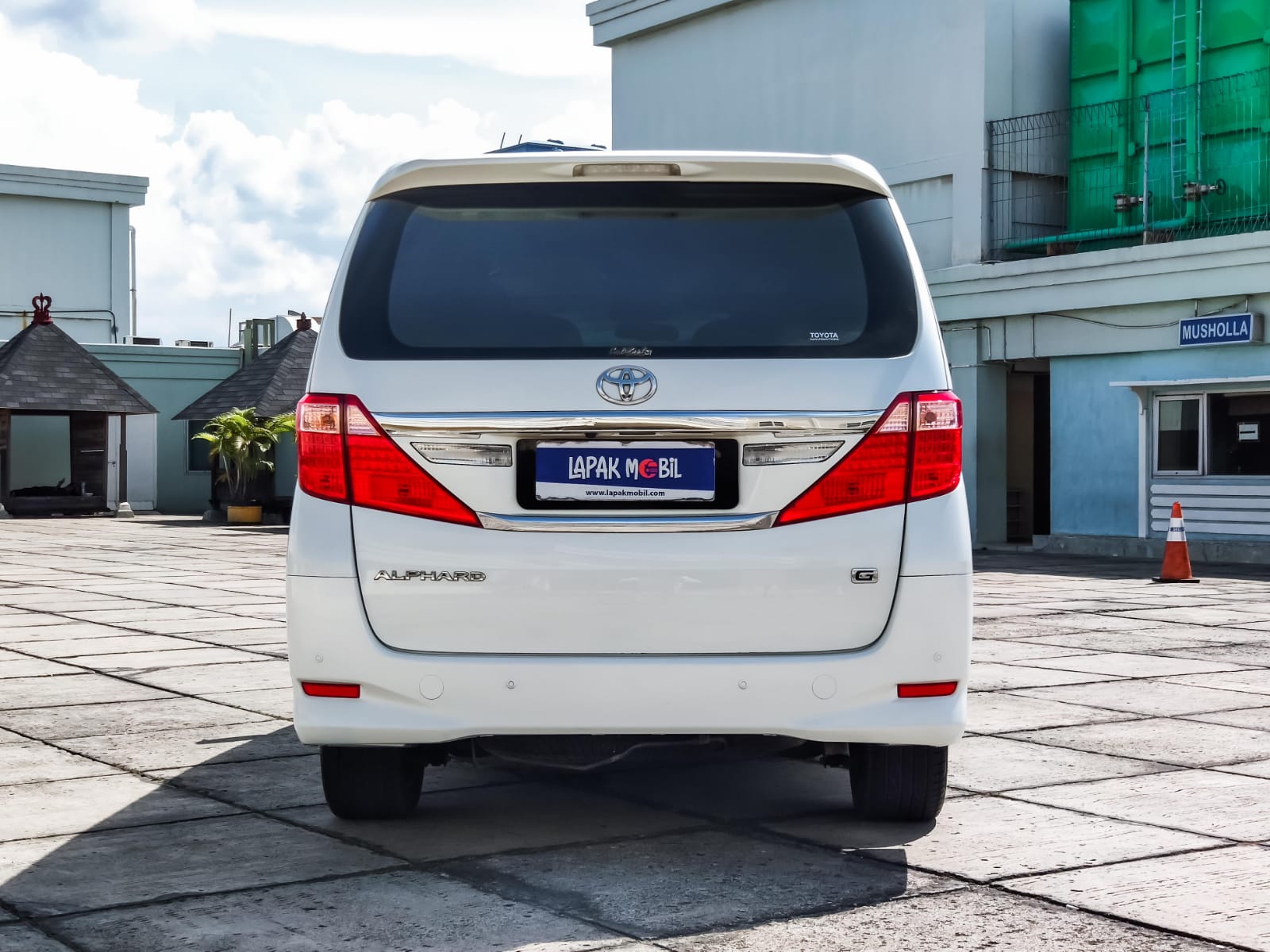 2013 Toyota Alphard 2013 Toyota Alphard