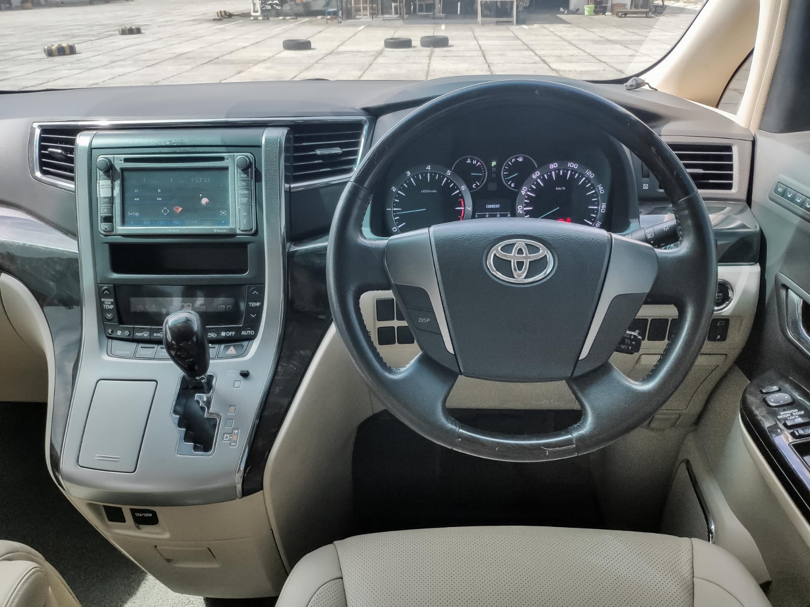 2013 Toyota Alphard 2013 Toyota Alphard