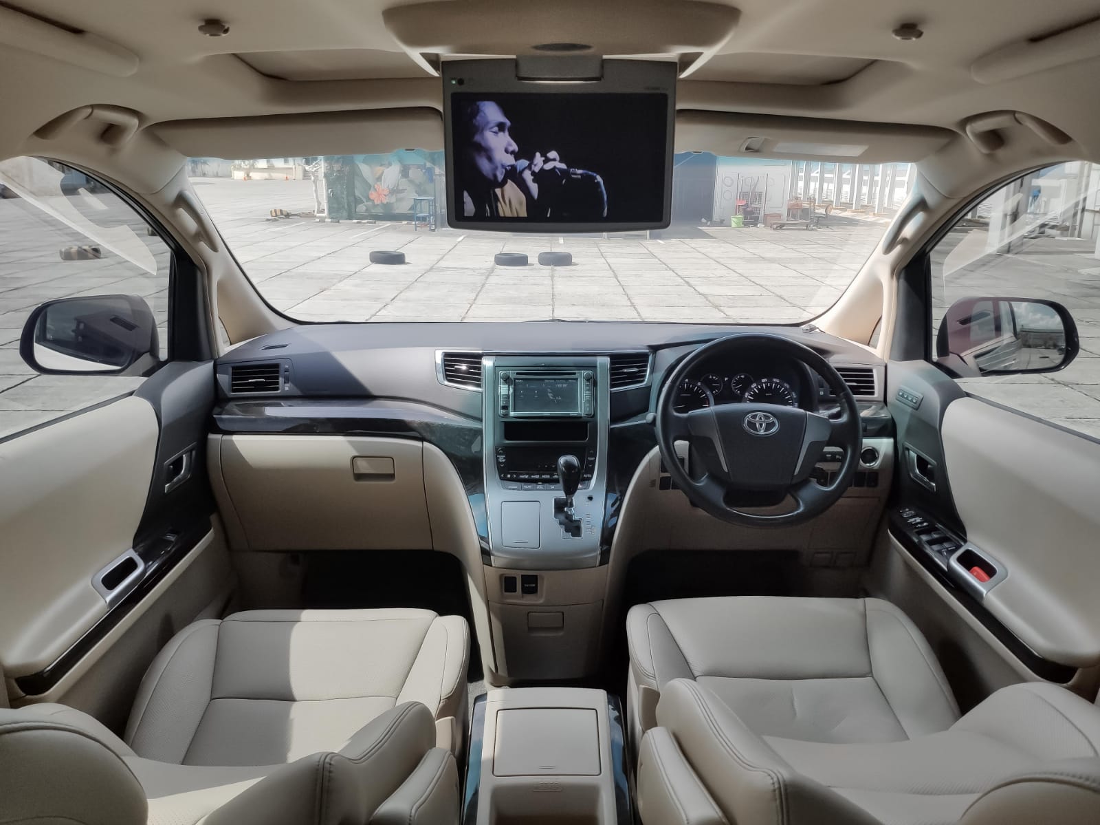 2013 Toyota Alphard 2013 Toyota Alphard