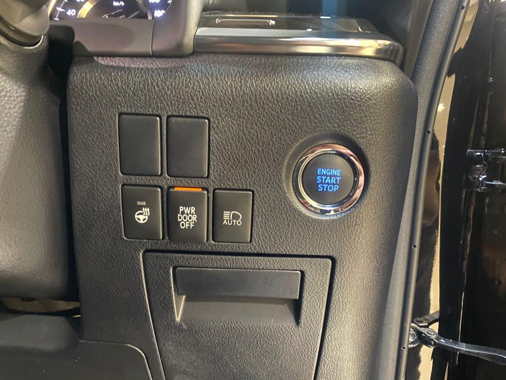 2022 Lexus LM 2022 Lexus LM