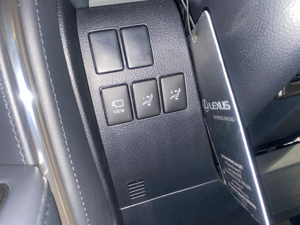 2022 Lexus LM 2022 Lexus LM