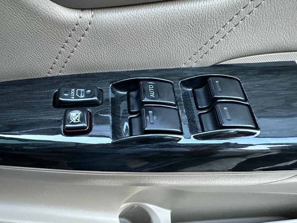 2011 Toyota Fortuner  2011 Toyota Fortuner